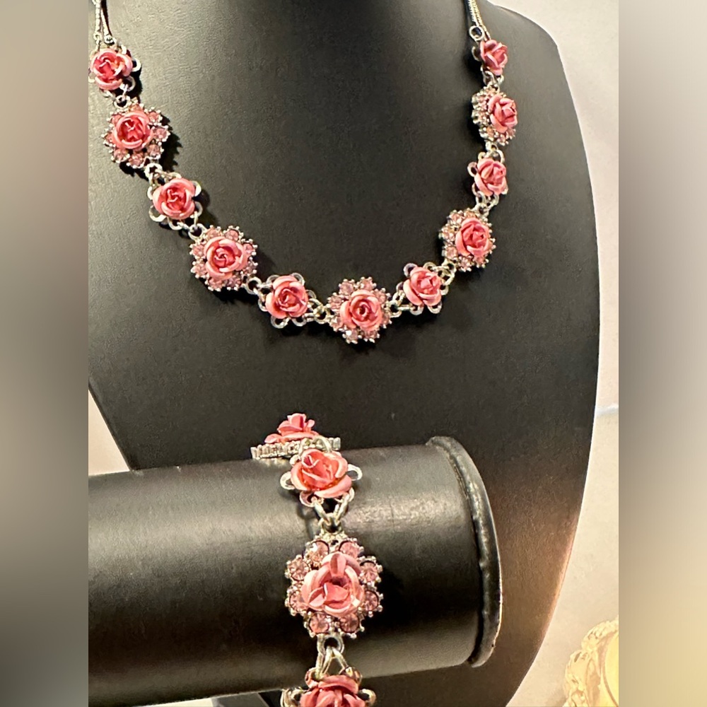 ELEGANT ROSE TRIO SET - Picture 3 of 6